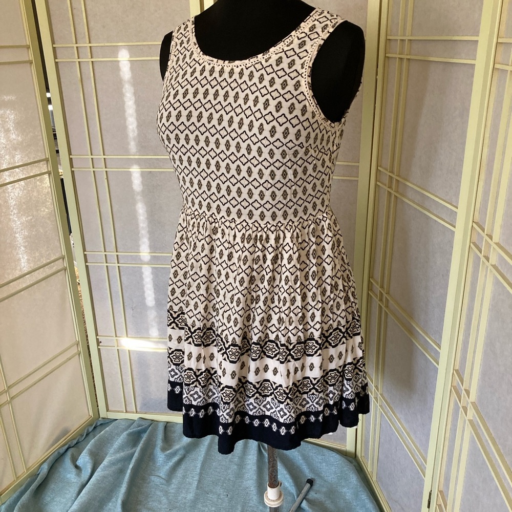 Black and Ivory Sleeveless Dress
